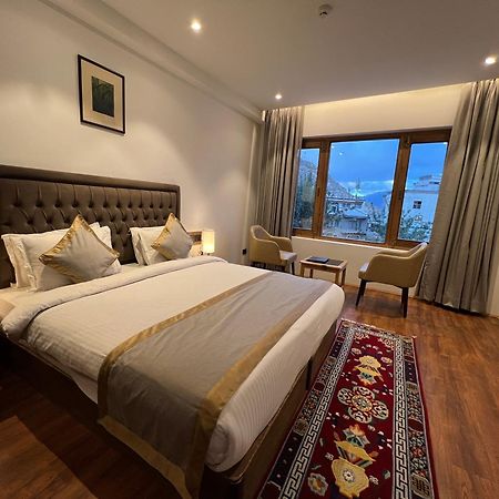 The Pangong Hotell Leh Exteriör bild