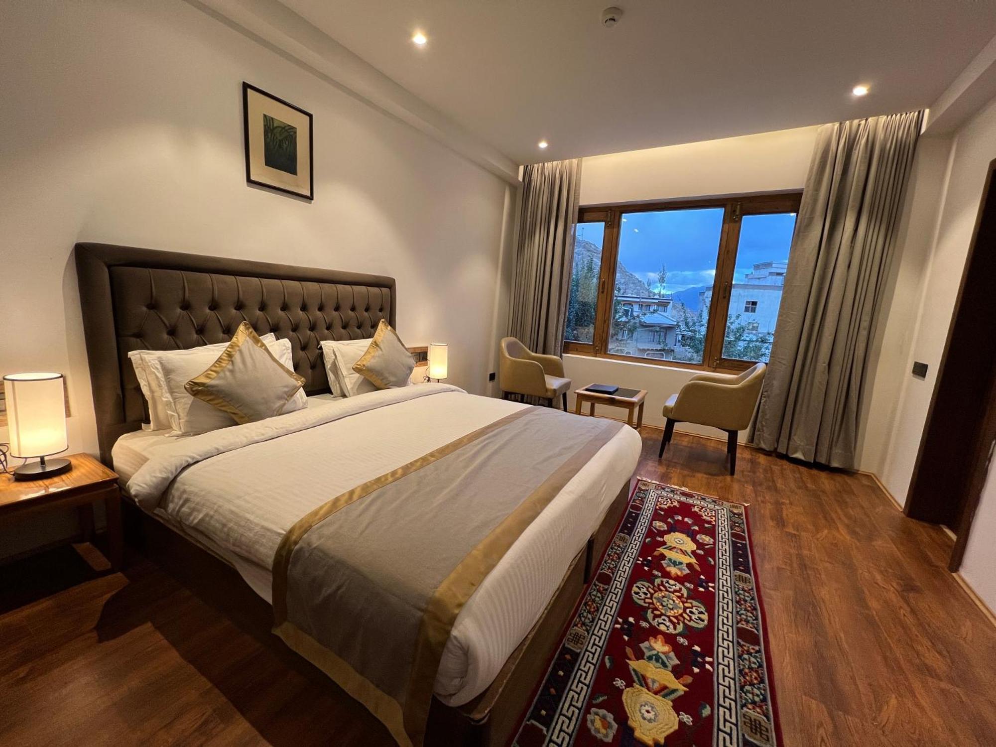 The Pangong Hotell Leh Exteriör bild