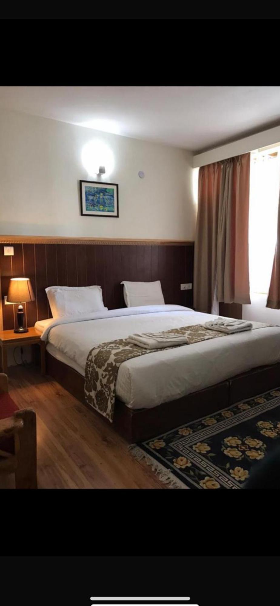 The Pangong Hotell Leh Exteriör bild